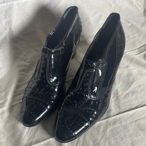 NEW Arnold Churgin patent leather heel booties